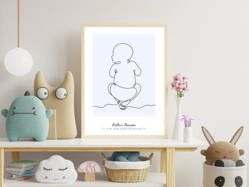 Baby Omrids Liggende plakat i babyblå hængende i børneværelse