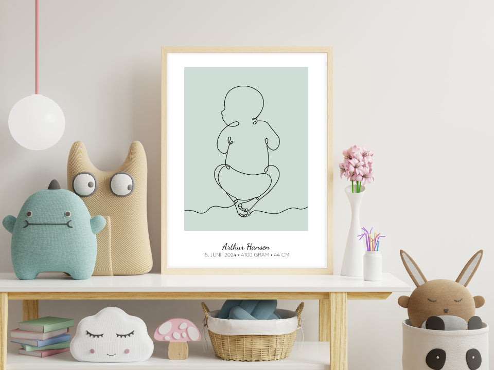 Baby Omrids Liggende plakat i pastelgrøn hængende i børneværelse